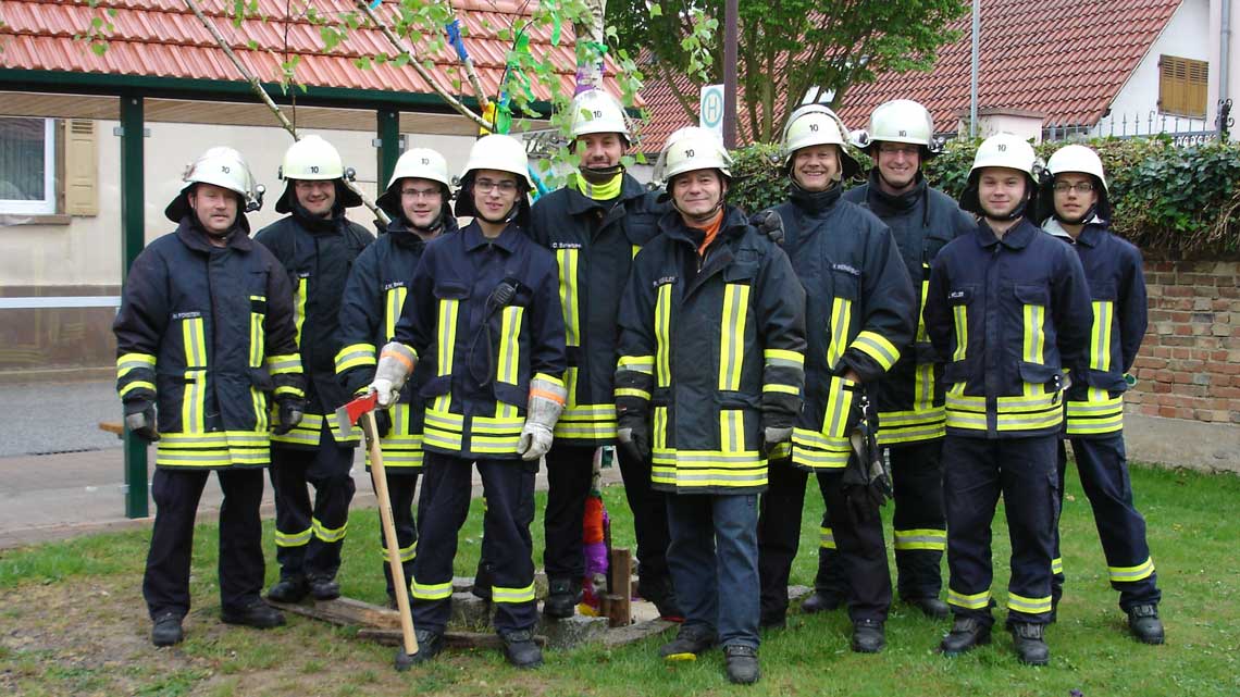 Feuerwehr Esselborn Maibaumstellen