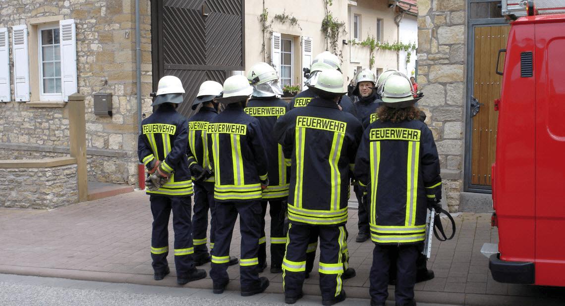 Feuerwehr Esselborn Maibaumstellen